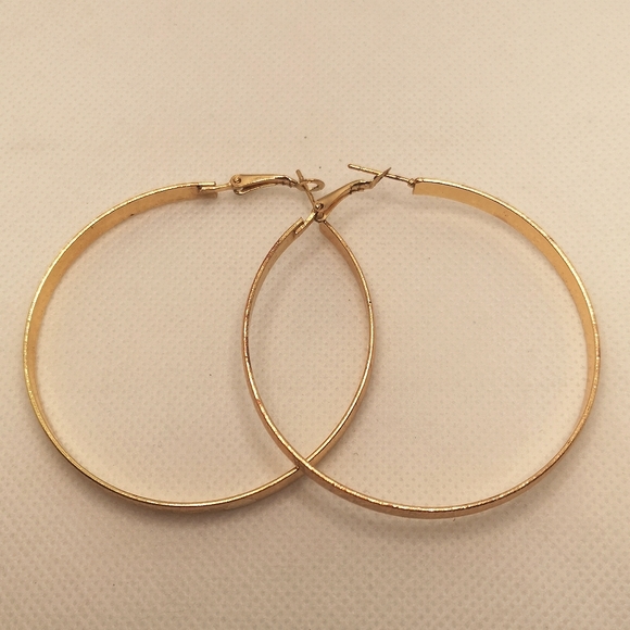 Vintage large textured hoops - Picture 3 of 3